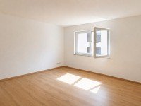 Hauptbild Renovierungsbedürftige 2 Zimmer Wohnung